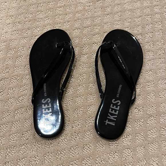 TKEES Shoes Tkees Shiny Flip Flops Poshmark